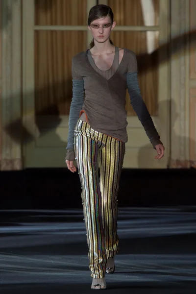 Look 11